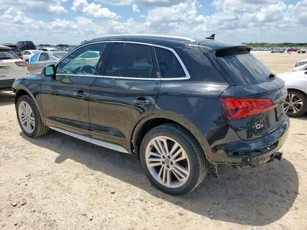 WA1BNAFY4K2121709 2019 AUDI Q5 - Image 2