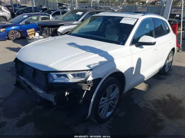 WA1BNAFY4K2124223 2019 AUDI Q5 - Image 2