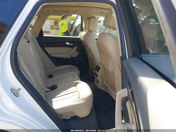 WA1BNAFY4K2124223 2019 AUDI Q5 - Image 8