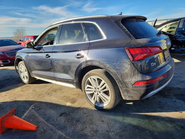 WA1BNAFY4K2125470 2019 AUDI Q5 - Image 2