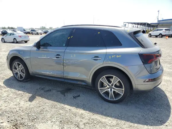 WA1BNAFY4K2131530 2019 AUDI Q5 - Image 2