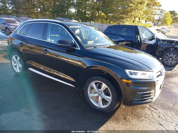 WA1BNAFY4L2029808 2020 AUDI Q5 - Image 1