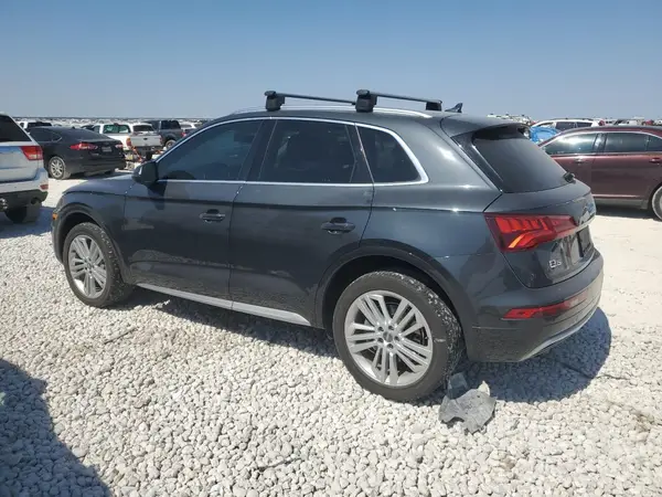 WA1BNAFY4L2042557 2020 AUDI Q5 - Image 2