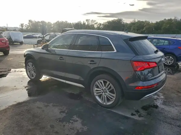 WA1BNAFY4L2044583 2020 AUDI Q5 - Image 2