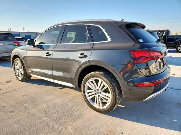 WA1BNAFY4L2075557 2020 AUDI Q5 - Image 2