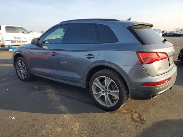 WA1BNAFY4L2076885 2020 AUDI Q5 - Image 2