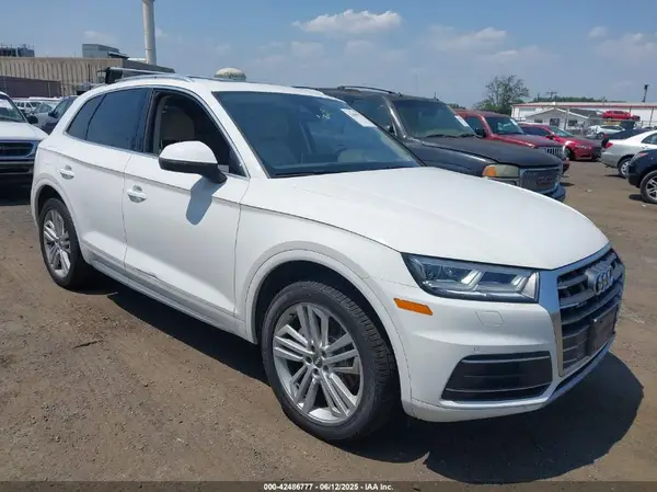 WA1BNAFY5J2006843 2018 AUDI Q5 - Image 1