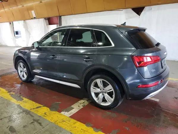 WA1BNAFY5J2021035 2018 AUDI Q5 - Image 2