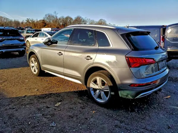 WA1BNAFY5J2021553 2018 AUDI Q5 - Image 2