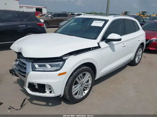 WA1BNAFY5J2052172 2018 AUDI Q5 - Image 2