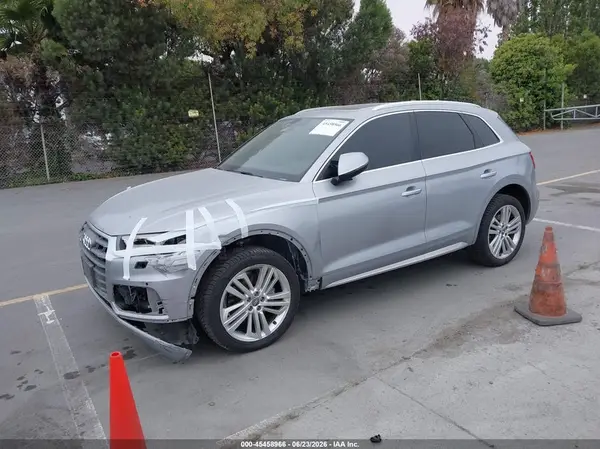 WA1BNAFY5J2076732 2018 AUDI Q5 - Image 2