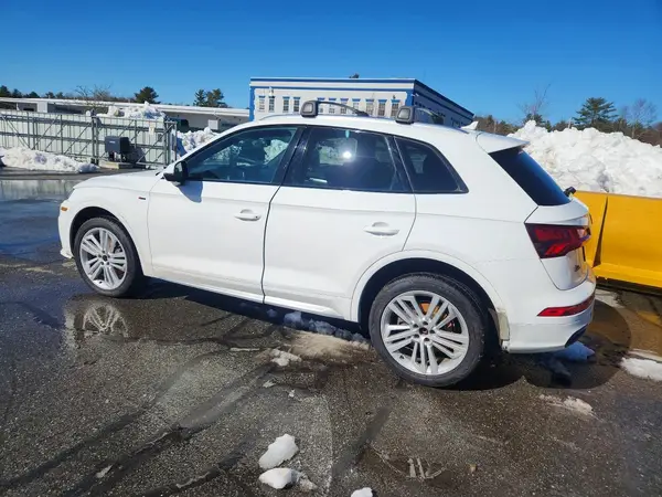 WA1BNAFY5J2097015 2018 AUDI Q5 - Image 2