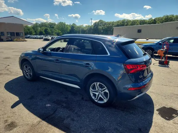 WA1BNAFY5J2101693 2018 AUDI Q5 - Image 2