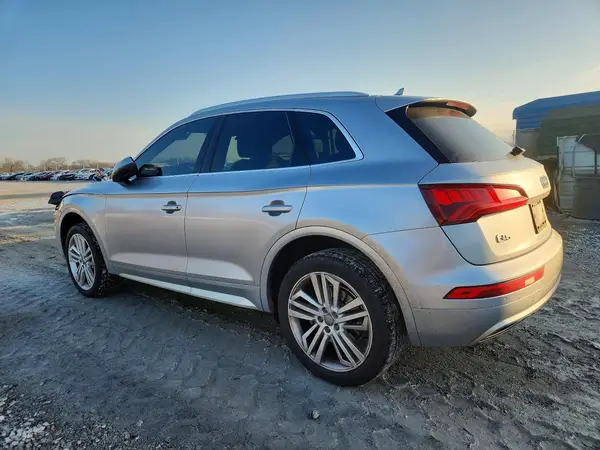 WA1BNAFY5J2132751 2018 AUDI Q5 - Image 2