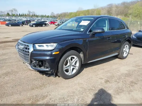 WA1BNAFY5J2185823 2018 AUDI Q5 - Image 2
