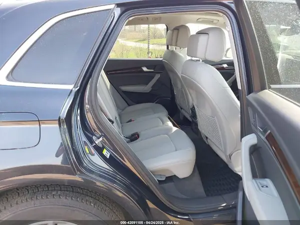 WA1BNAFY5J2185823 2018 AUDI Q5 - Image 8