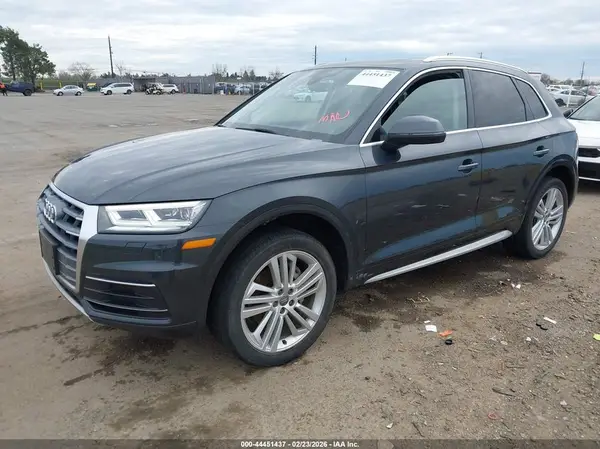 WA1BNAFY5J2236575 2018 AUDI Q5 - Image 2