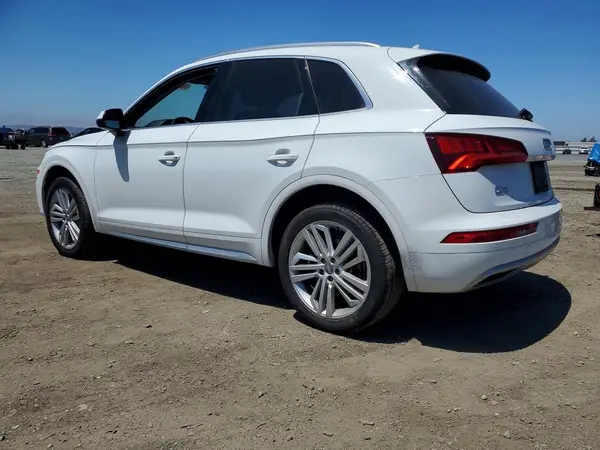 WA1BNAFY5J2247379 2018 AUDI Q5 - Image 2
