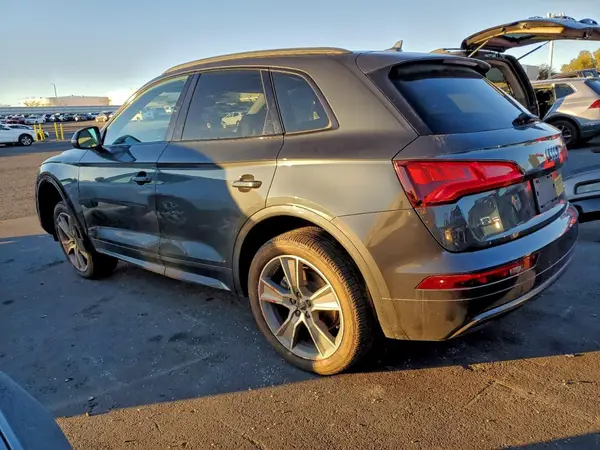WA1BNAFY5K2019061 2019 AUDI Q5 - Image 2
