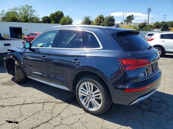 WA1BNAFY5K2032070 2019 AUDI Q5 - Image 2