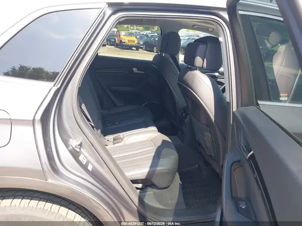 WA1BNAFY5K2042257 2019 AUDI Q5 - Image 8