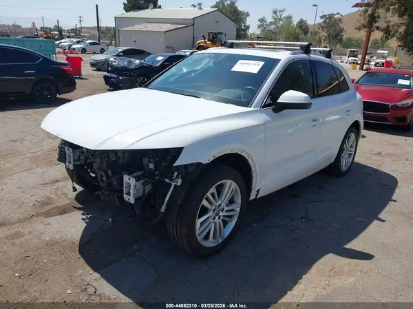 WA1BNAFY5K2042999 2019 AUDI Q5 - Image 2