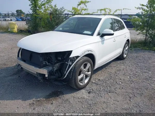 WA1BNAFY5K2048608 2019 AUDI Q5 - Image 2