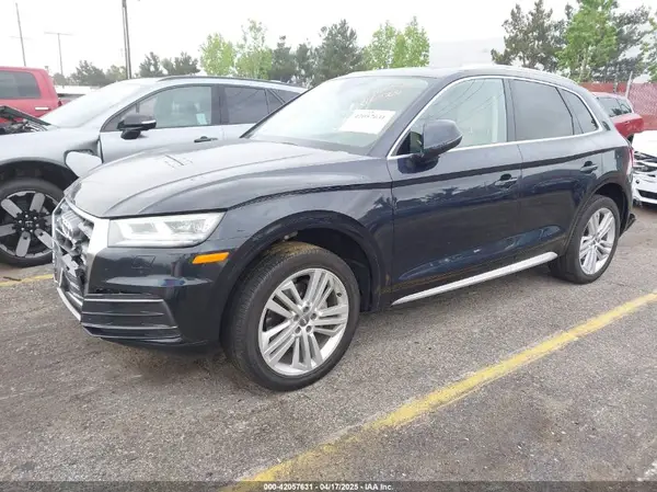 WA1BNAFY5K2049080 2019 AUDI Q5 - Image 2