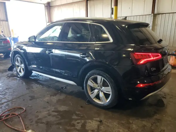 WA1BNAFY5K2059513 2019 AUDI Q5 - Image 2