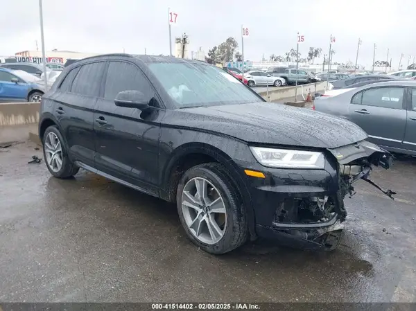WA1BNAFY5K2061035 2019 AUDI Q5 - Image 1