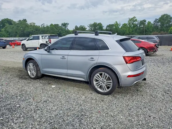 WA1BNAFY5K2062833 2019 AUDI Q5 - Image 2