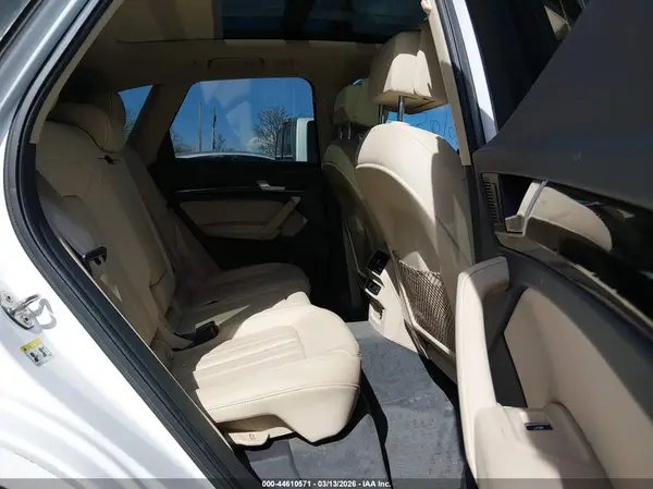 WA1BNAFY5K2068907 2019 AUDI Q5 - Image 8