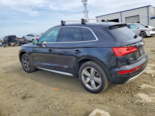 WA1BNAFY5K2069183 2019 AUDI Q5 - Image 2