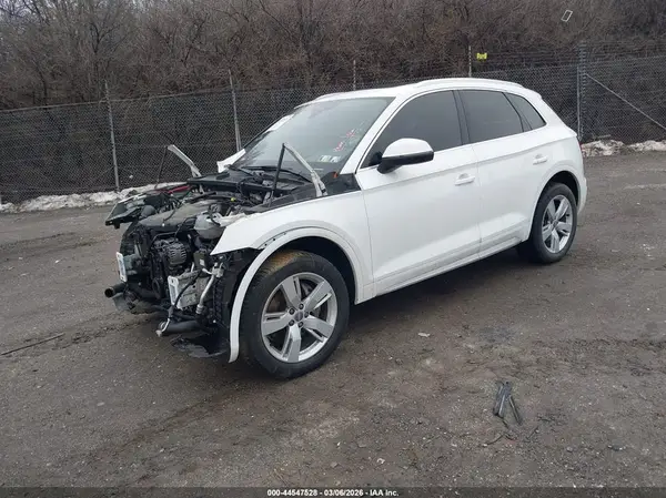 WA1BNAFY5K2078952 2019 AUDI Q5 - Image 2