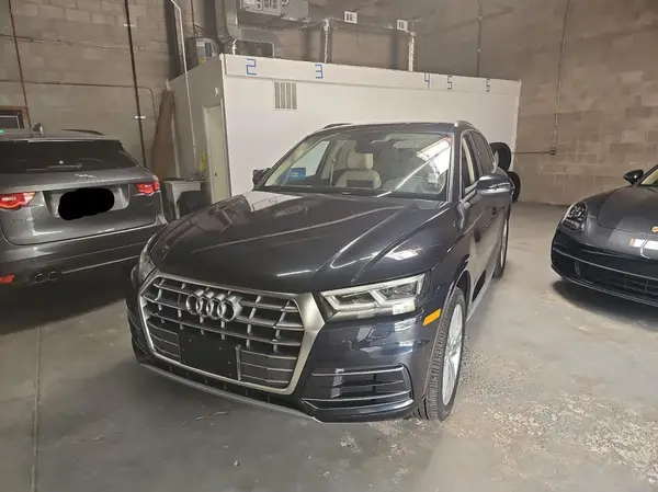 WA1BNAFY5K2083360 2019 AUDI Q5 - Image 2