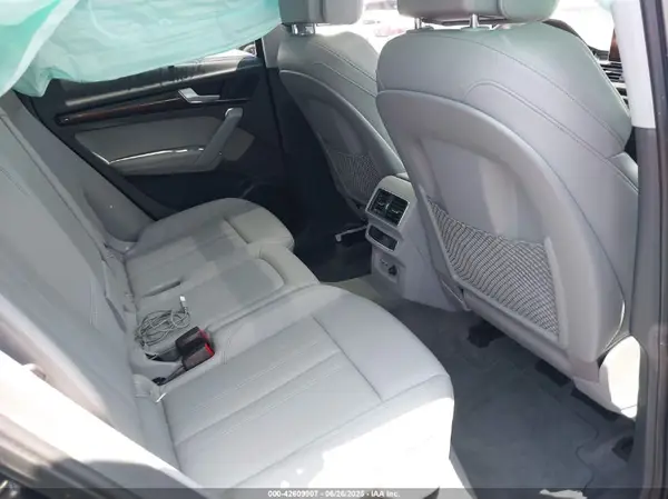 WA1BNAFY5K2084668 2019 AUDI Q5 - Image 8