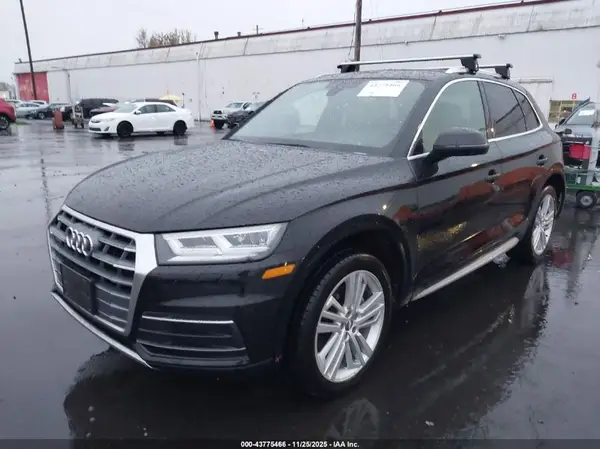 WA1BNAFY5K2084752 2019 AUDI Q5 - Image 2