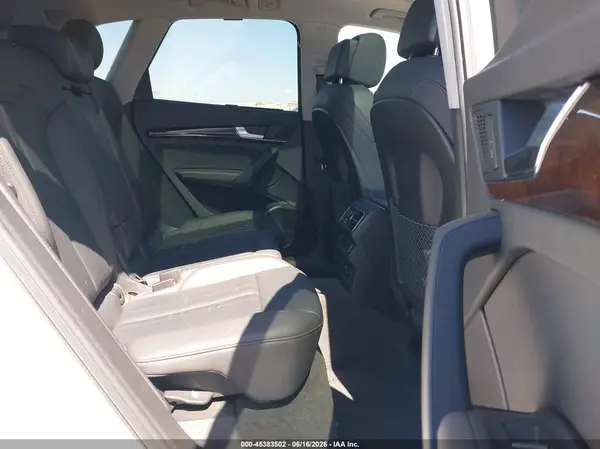 WA1BNAFY5K2085254 2019 AUDI Q5 - Image 8