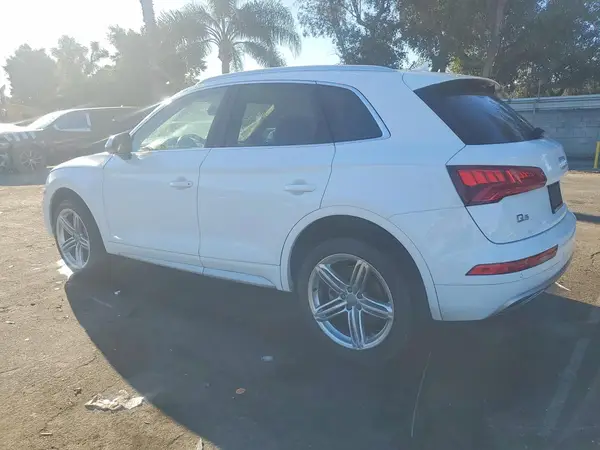 WA1BNAFY5K2089272 2019 AUDI Q5 - Image 2