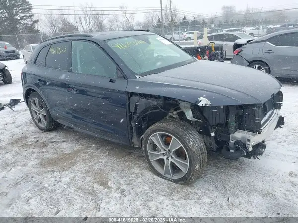 WA1BNAFY5K2094343 2019 AUDI Q5 - Image 1