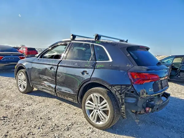 WA1BNAFY5K2096903 2019 AUDI Q5 - Image 2
