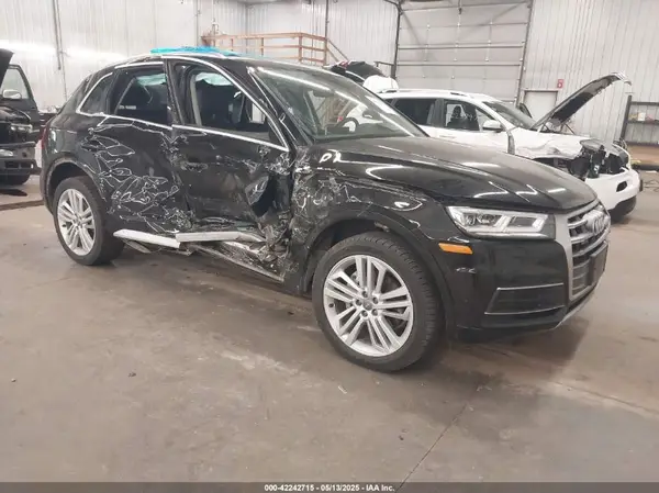 WA1BNAFY5K2097629 2019 AUDI Q5 - Image 1