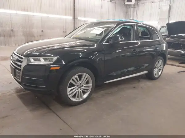 WA1BNAFY5K2097629 2019 AUDI Q5 - Image 2