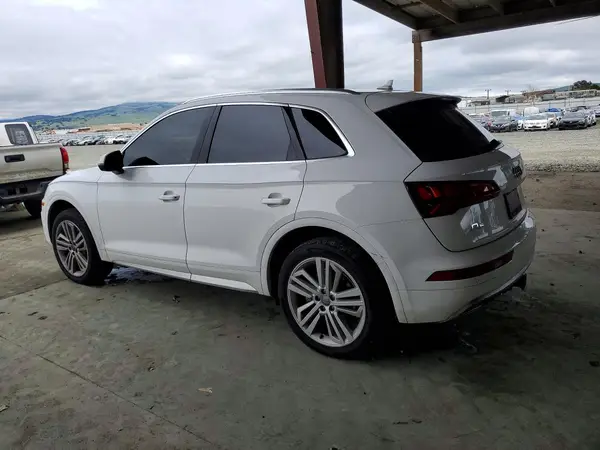 WA1BNAFY5K2103199 2019 AUDI Q5 - Image 2