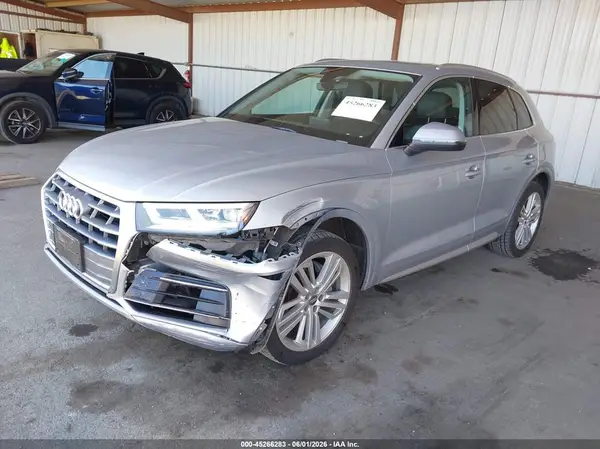 WA1BNAFY5K2103218 2019 AUDI Q5 - Image 2