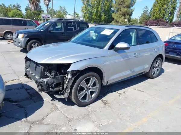 WA1BNAFY5K2126272 2019 AUDI Q5 - Image 2