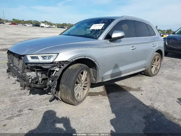WA1BNAFY5K2126675 2019 AUDI Q5 - Image 2