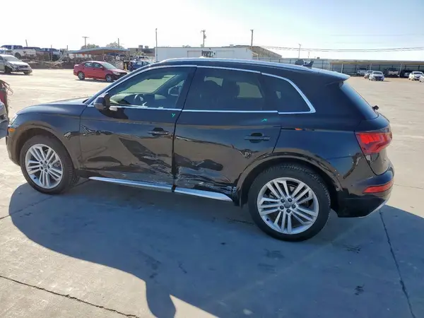 WA1BNAFY5K2130158 2019 AUDI Q5 - Image 2