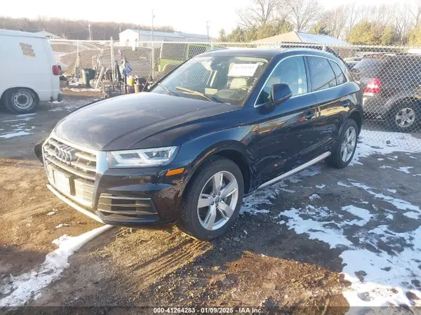 WA1BNAFY5K2134095 2019 AUDI Q5 - Image 2