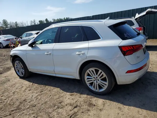 WA1BNAFY5K2136218 2019 AUDI Q5 - Image 2